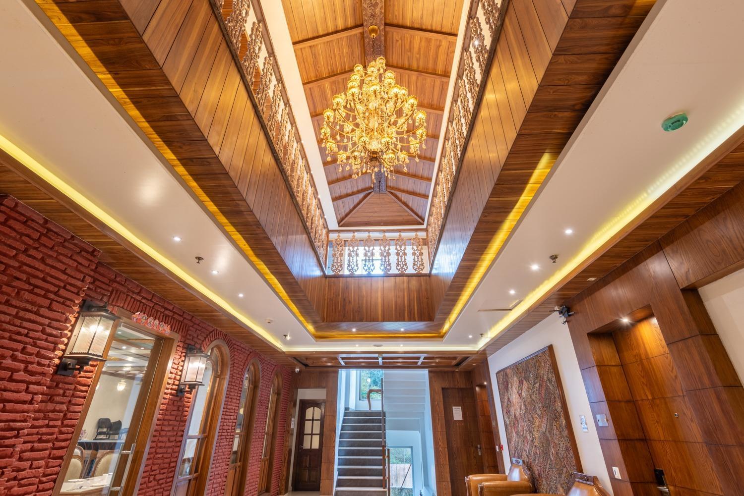 Quality Inn By Lawrence Hotels Дхарамсала Екстериор снимка